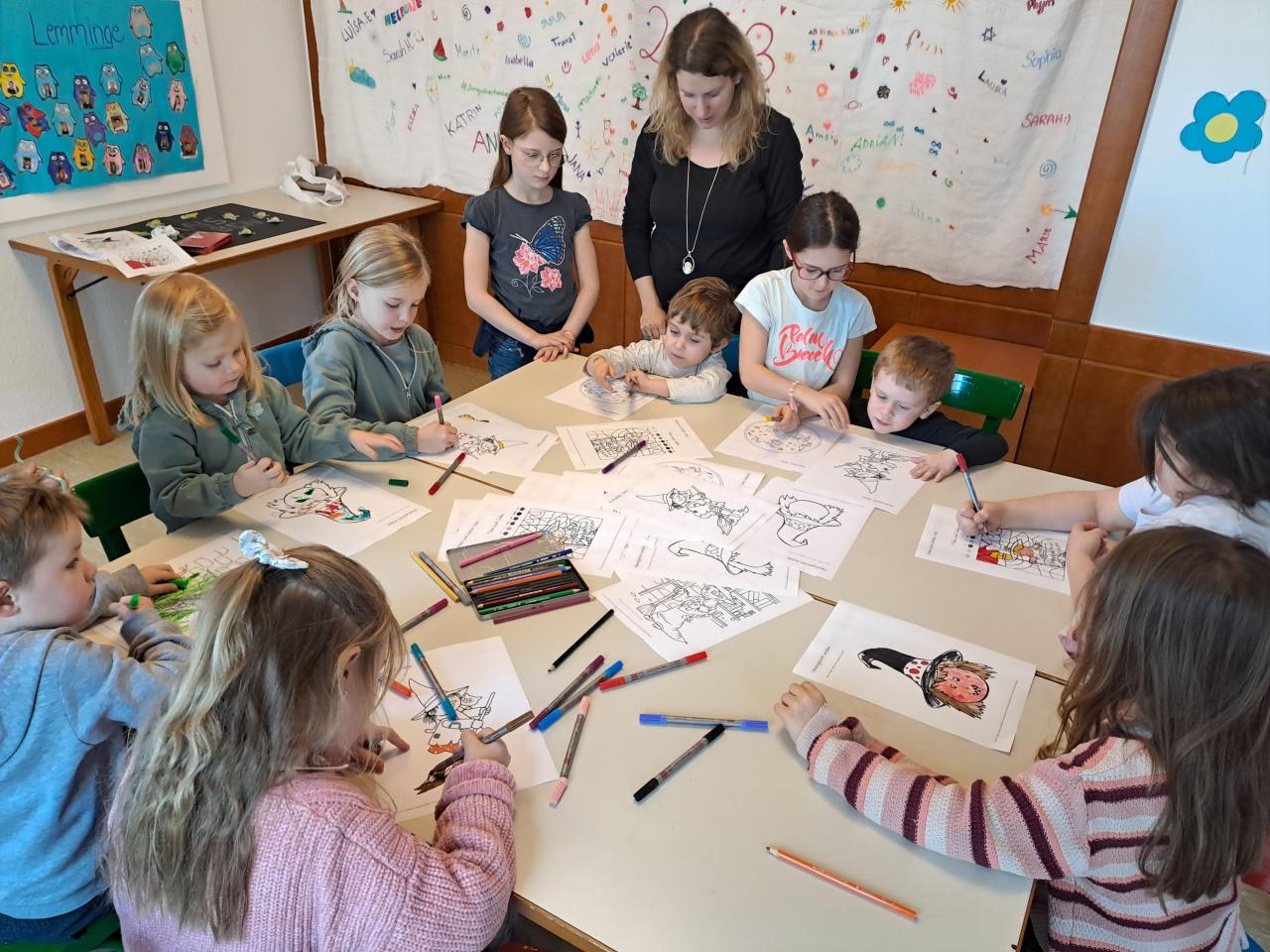 Bilder von der Bastel- und Zeichnen- Werkstatt